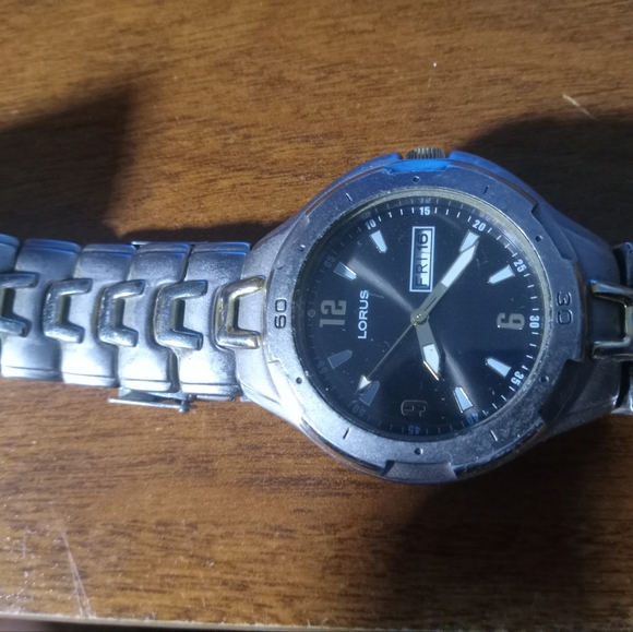 Vintage Lorus Watch Men Gold Silver Tone Day-Date - Picture 8 of 9